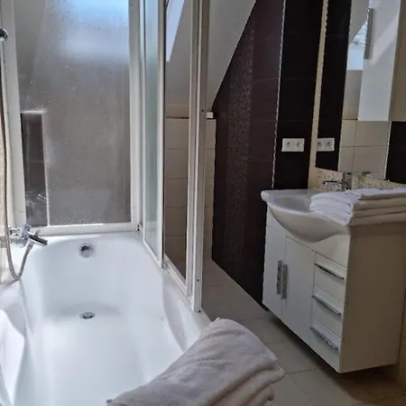 Holiday home Rekreacni Domek V Ceskem Krasu Tetin (Central Bohemian)